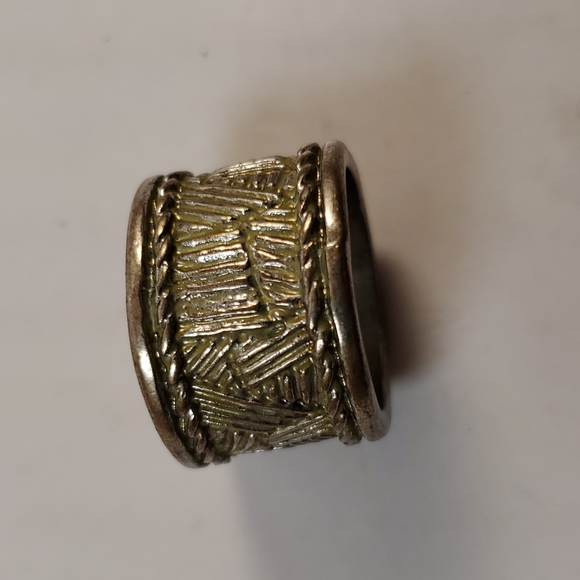 Unusual Silver ring - Picture 3 of 6